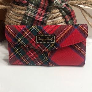 🎁 ACCEPTING OFFERS!!! Authentic Dooney & Bourke Red Plaid Wallet